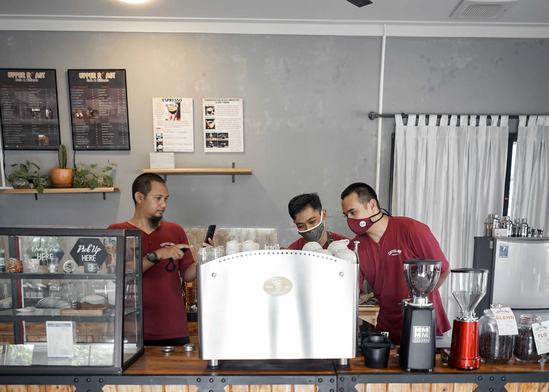 KEUNTUNGAN BISNIS COFFEE SHOP YANG TIDAK BANYAK ORANG TAHU